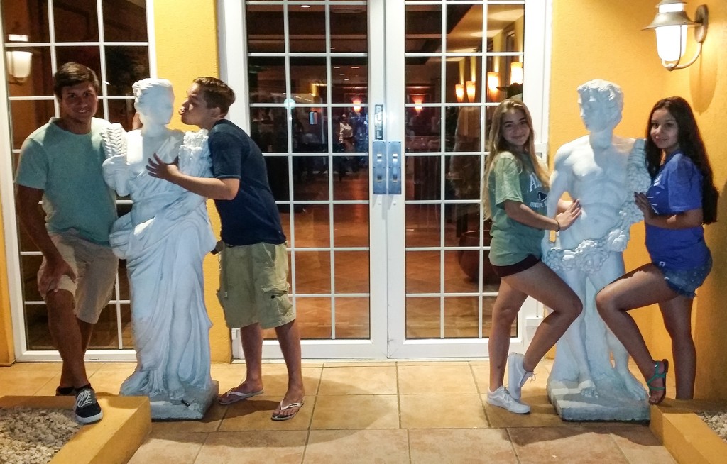 Aruba Recap Random Statues Blog Post